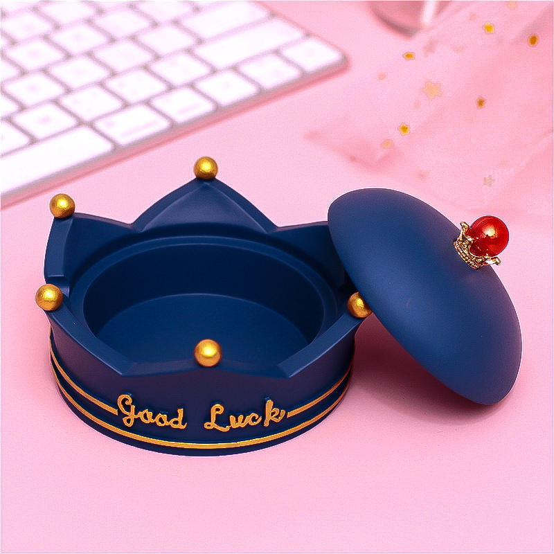 Home Office Trend - Crown ashtray, lady ashtray. Personality trend